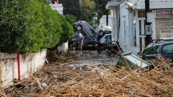 Σε κατάσταση έκτακτης ανάγκης κηρύχθηκαν η Ρόδος και τρεις δημοτικές ενότητες της Λήμνου