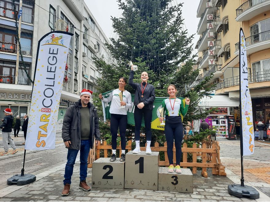 Σέρρες, Santa Claus run: Μικροί και μεγάλοι ντύθηκαν Άγιοι Βασίληδες και έτρεξαν στην πόλη