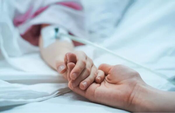 Κοκτέιλ αναπνευστικών λοιμώξεων αυξάνει τις εισαγωγές και τις νοσηλείες