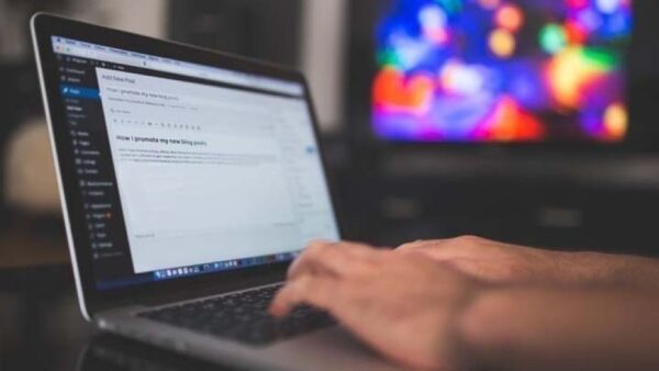 Έρχεται επιδότηση 1.600 ευρώ για αγορά laptop και tablet - Ποιοι οι δικαιούχοι