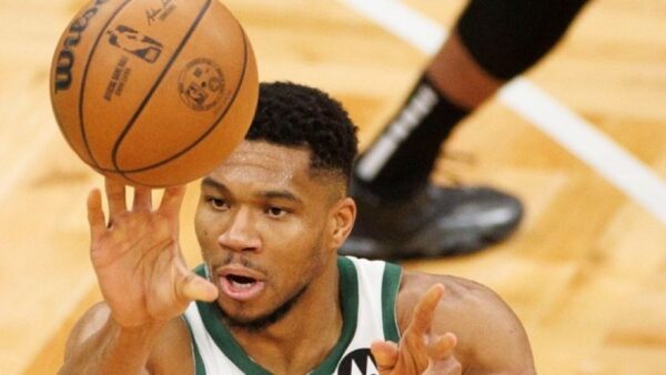 Giannis: «Κάναμε μια βουτιά, βρεθήκαμε σε μια τρύπα»