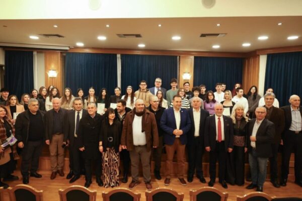 Βραβεύτηκαν τα παιδιά των μελών του Επιμελητηρίου Σερρών για την εισαγωγή τους στην Τριτοβάθμια Εκπαίδευση - Video