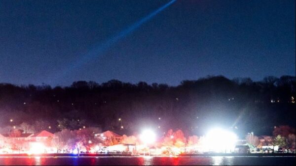 ΗΠΑ - Αρχηγός της πυροσβεστικής: «Δεν πιστεύουμε ότι υπάρχουν επιζώντες»