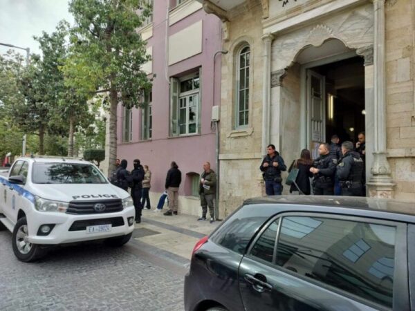 Βεντέτα στο Ηράκλειο: Kακουργηματικές διώξεις στο ζευγάρι των ηλικιωμένων – Τι λέει ο «στόχος» της επίθεσης