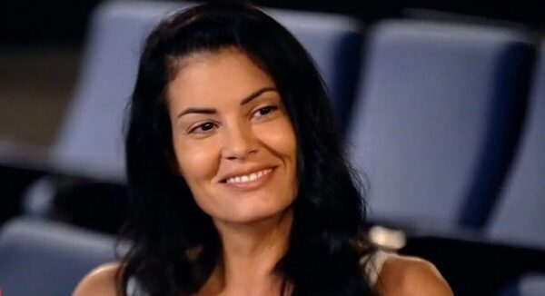 Μαρία Κορινθίου: «Δεν περιμένω τίποτα από κανέναν, αφήνω πίσω μου όλα όσα ψυχικά δεν με εξυπηρετούν»