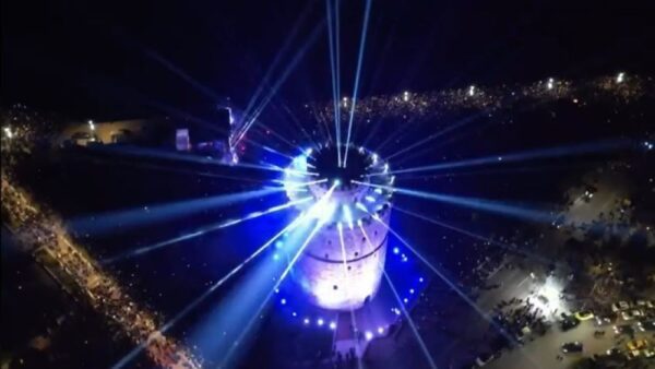 Με φως, ενέργεια, χορό και dj’s party υποδέχτηκε η Θεσσαλονίκη το 2025 