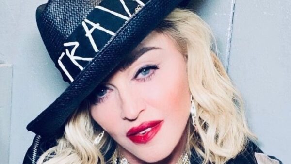 Η εμφάνιση-έκπληξη της Madonna σε ρόλο κωμικού σε σκηνή της Νέας Υόρκης