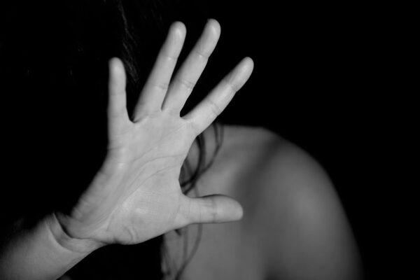 Θεσσαλονίκη: 24χρονη κατήγγειλε 58χρονο συνάδελφο της για σεξουαλική επίθεση μέσα σε Airbnb