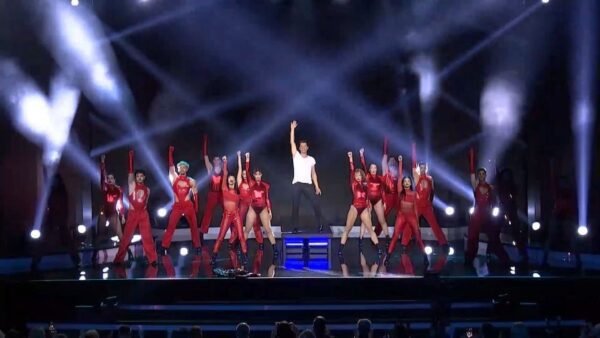 Eurovision 2025: Ο Σάκης Ρουβάς αποθεώνεται με το «Shake It» στο show του Εθνικού Τελικού