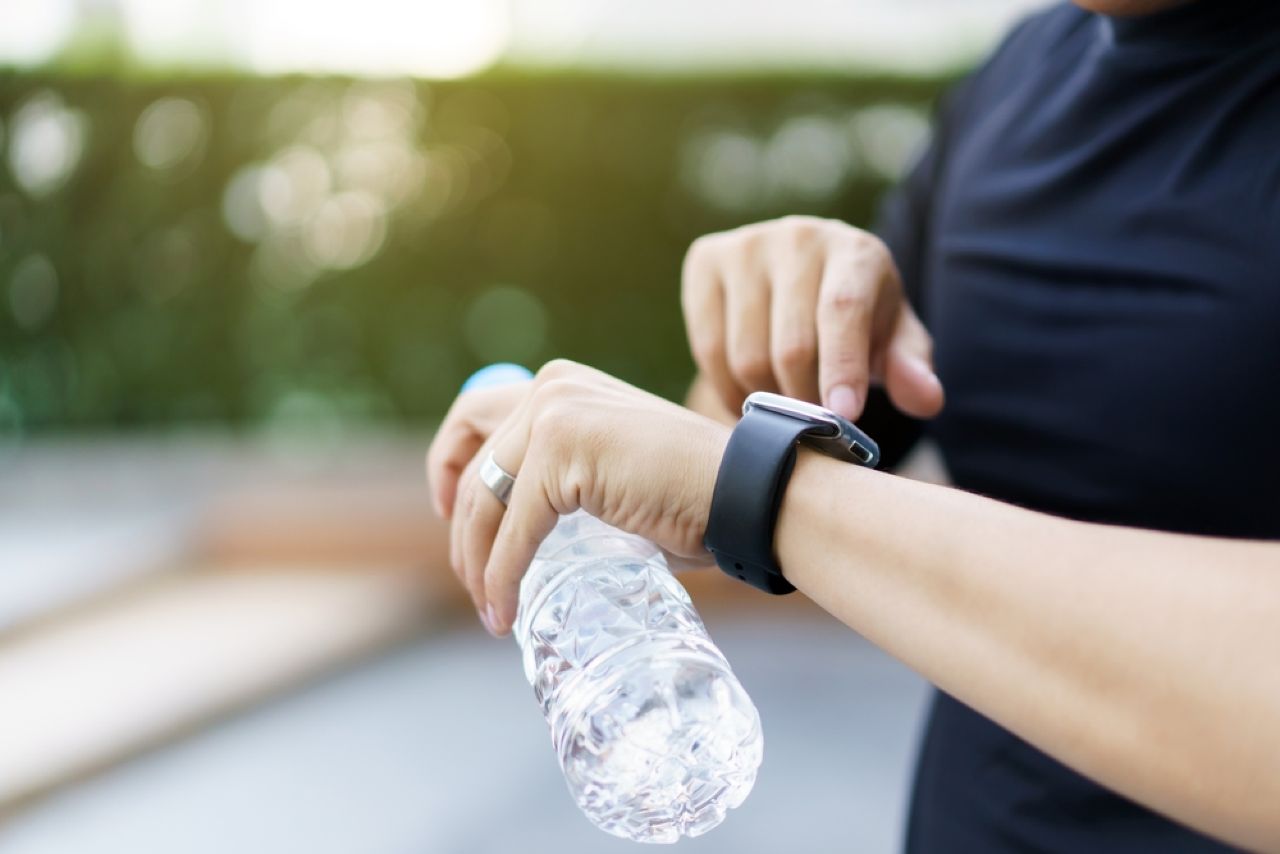 smartwatch(shutterstock) Ο κρυφός χημικός κίνδυνος που κρύβεται στο smartwatch