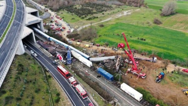 ΕΔΕ στην Πυροσβεστική για παραλείψεις στο πεδίο της τραγωδίας στα Τέμπη