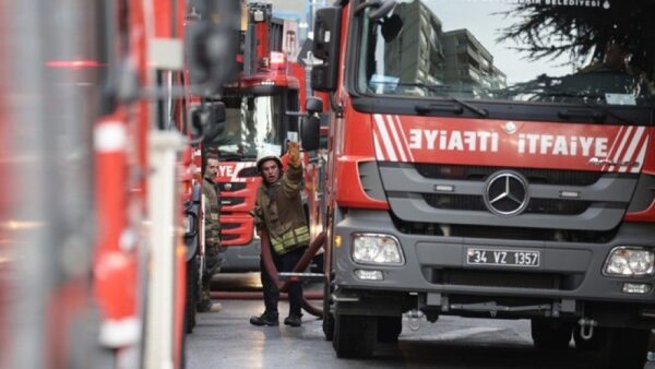 10 νεκροί από πυρκαγιά σε χιονοδρομικό κέντρο στην Τουρκία