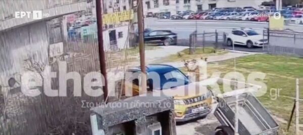 Θεσσαλονίκη: Καρέ καρέ η τρελή πορεία ΙΧ που μπήκε στο αντίθετο ρεύμα