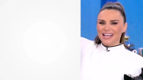 Ελένη Τσολάκη – Λάμπρος Κωνσταντάρας: Μετά τον καβγά το OPEN έριξε… λευκό στον δημοσιογράφο