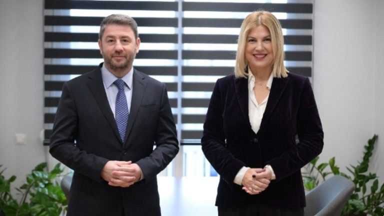 Στο ΠΑΣΟΚ - ΚΙΝΑΛ εντάχθηκε η Ράνια Θρασκιά - Κοινές δηλώσεις με Ν. Ανδρουλάκη
