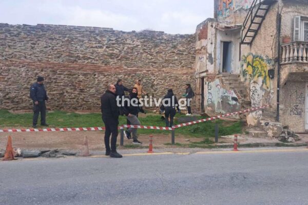Ανεύρεση πτώματος στη Θεσσαλονίκη: “Πέθανε και τον έθαψα” είχε πει στους γείτονες η Πολωνή σύντροφος του νεκρού - video