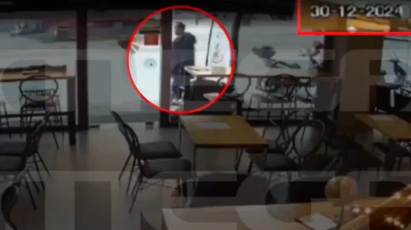 Βίντεο δείχνει τον Βασίλη Καλογήρου στο κέντρο της Λάρισας την ημέρα που εξαφανίστηκε - video