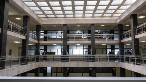 Θεσσαλονίκη: Kάθειρξη 8 ετών σε 59χρονο που κακοποιούσε σεξουαλικά την ανήλικη κόρη της συντρόφου του