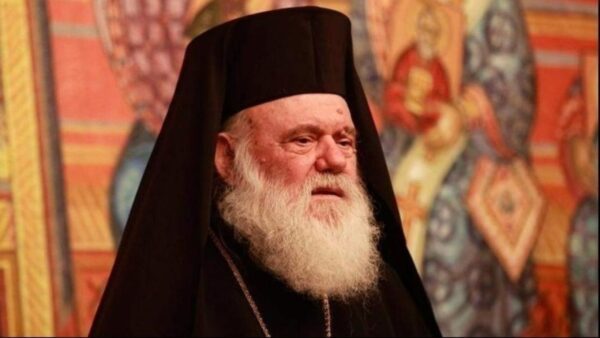 Τρισάγιο για τα θύματα της τραγωδίας των Τεμπών από τον Αρχιεπίσκοπο Ιερώνυμο