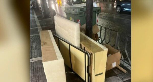 Θεσσαλονίκη: Ο δήμος έβαλε πρόστιμο 1.500 ευρώ σε πολίτη που πέταξε καναπέ στην Τσιμισκή