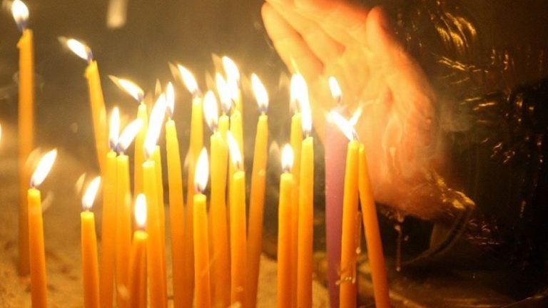 Άγριος καβγάς μεταξύ 45χρονης και Ιερέα – Φώναζε ότι είναι «κατειλημμένη από δαιμόνια» και απαιτούσε εξορκισμό