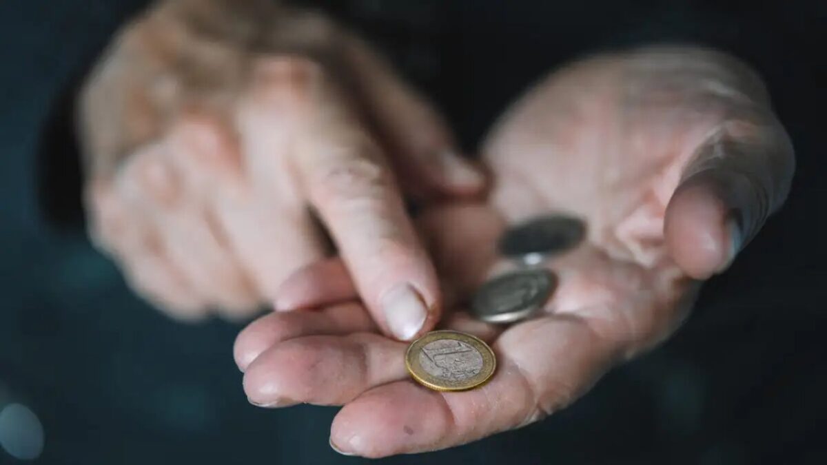 Νέα μέτρα για επιχειρήσεις και νοικοκυριά: Φθηνότερα κεφάλαια και μείωση εισφορών