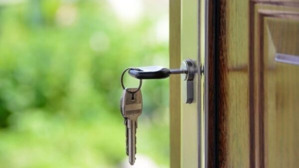 Τρίκαλα: Ζευγάρι εντόπισε κρυφή κάμερα μέσα σε airbnb - «Δεν γνώριζα» λέει ο ιδιοκτήτης