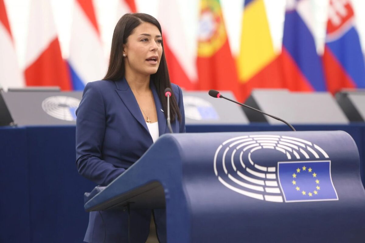 Αφροδίτη Λατινοπούλου για γερμανικές εκλογές: Οι «γονείς» του AfD έχουν όνομα, Μέρκελ και Σολτς