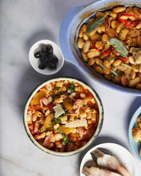 Λευκά φασόλια με κοφτό μακαρονάκι (Pasta e fagioli)