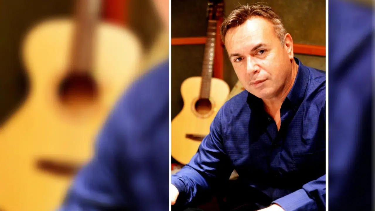 Μανώλης Λιδάκης: “Έπεσε για ύπνο και δεν ξύπνησε”, λέει ο αδερφός του τραγουδιστή- Το Σάββατο η κηδεία του