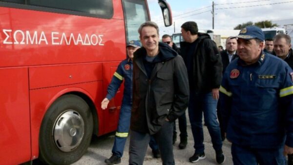 Κυρ. Μητσοτάκης από Σαντορίνη: Καλύτερα να προλαμβάνουμε γεγονότα παρά να τρέχουμε να τα αντιμετωπίσουμε εκ των υστέρων