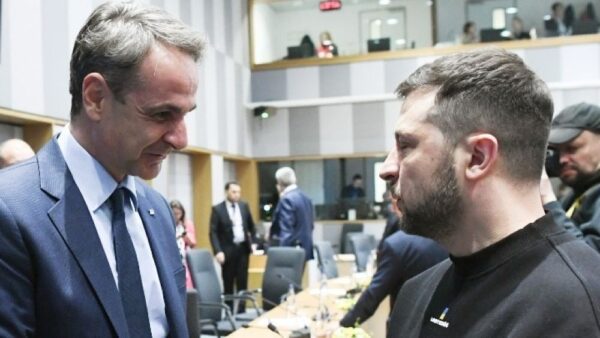 Τηλεφωνική επικοινωνία Μητσοτάκη - Ζελένσκι: Δεν υπάρχει λύση για την Ουκρανία χωρίς την Ουκρανία, είπε ο πρωθυπουργός