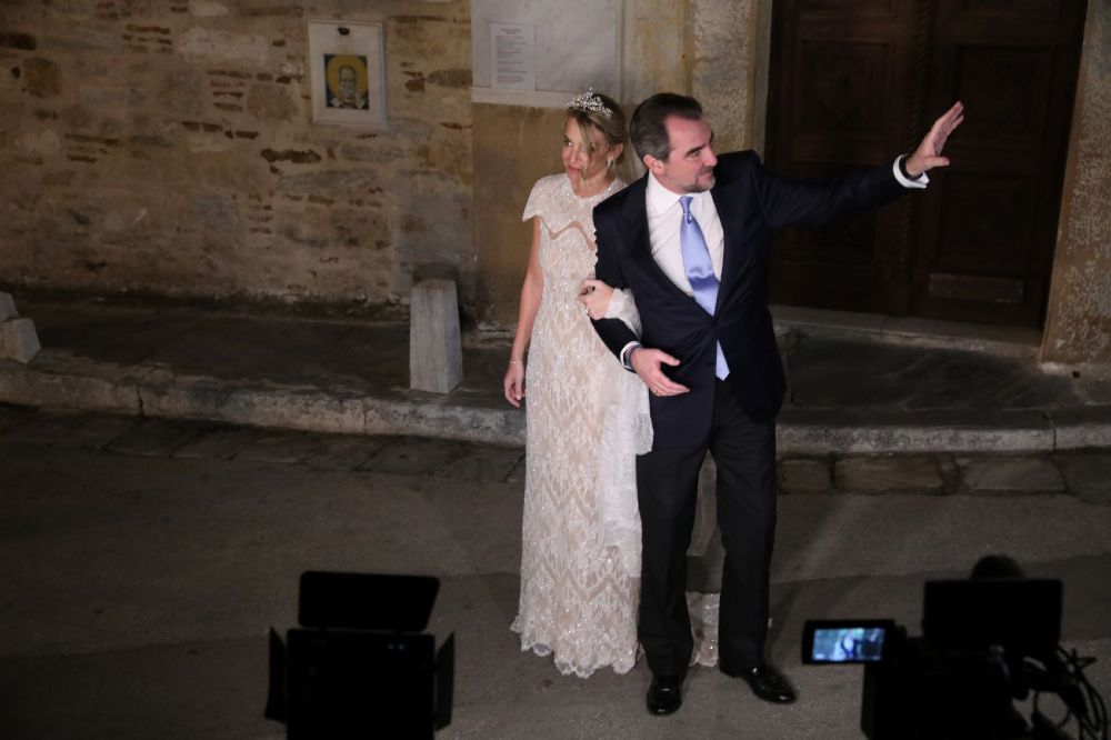 Ο ρομαντικός γάμος του Νικόλαου ντε Γκρες και της Χρυσής Βαρδινογιάννη με φόντο την Ακρόπολη