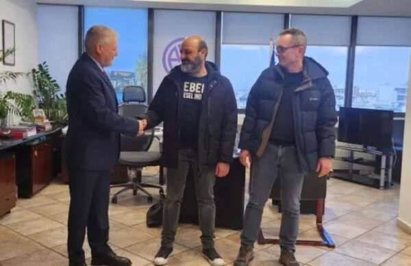 Οδηγός του ΟΑΣΘ βρήκε και παρέδωσε τσάντα με 1.400 ευρώ