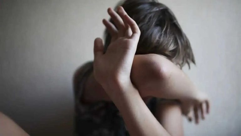Προφυλακιστέος ο καθηγητής από την Καβάλα που κατηγορείται για ασέλγεια σε 16χρονη μαθήτριά του