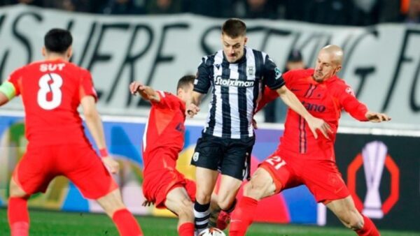 Αποβολή... φαρμάκι και ήττα για τον ΠΑΟΚ