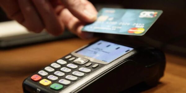 Επιδόματα: Πώς θα πάρετε την προπληρωμένη κάρτα - Η διαδικασία