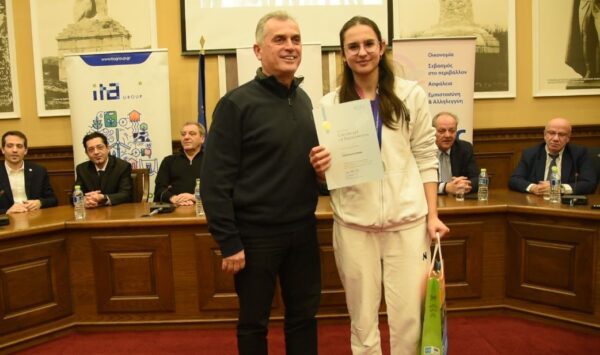 Ο Αντιπεριφερειάρχης Σερρών απένειμε τους Ολυμπιακούς τίτλους στους Σερραίους αθλητές της Εθνικής Ομάδας Ρομποτικής