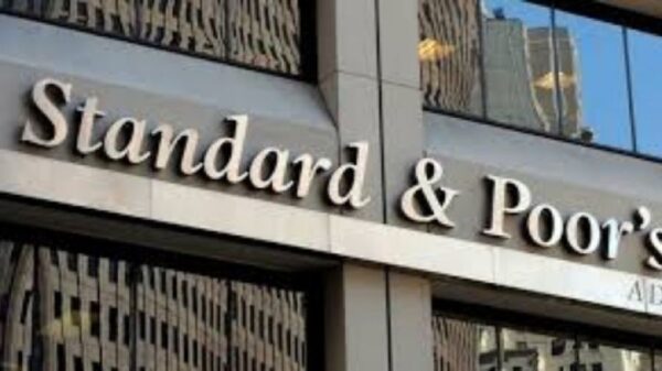S&P: Αναβάθμισε τέσσερις ελληνικές τράπεζες - Έδωσε την επενδυτική βαθμίδα στην Εθνική και την Eurobank