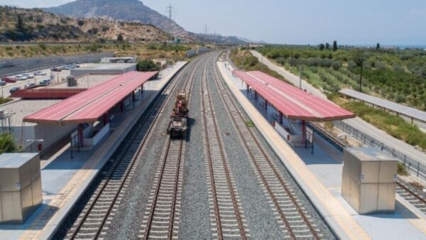 Θεσσαλονίκη: Ακρωτηριάστηκε ο κλειδούχος του ΟΣΕ που επιχείρησε να ανέβει σε εν κινήσει τρένο