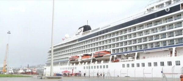 Το κρουαζιερόπλοιο Viking Star με 893 επιβάτες έδεσε στη Σούδα αντί για το λιμάνι της Σαντορίνης