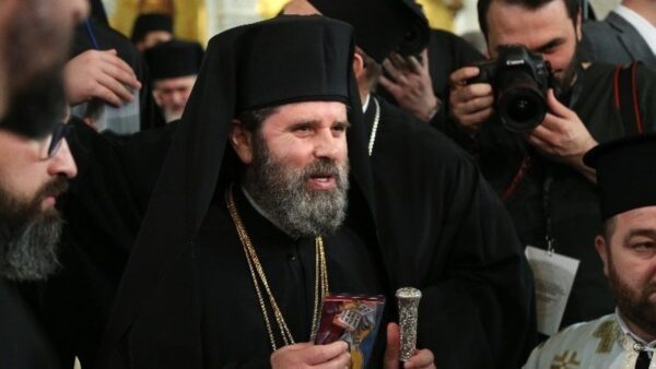 Αλβανία: H πρώτη Θεία Λειτουργία στον Μητροπολιτικό Ναό των Τιράνων από τον Αρχιεπίσκοπο ΑλβανίαΙωάννη