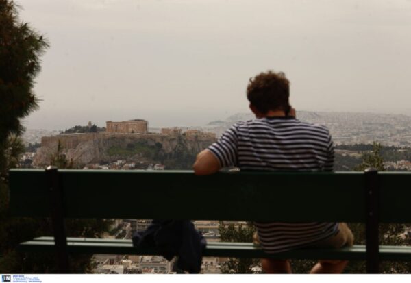 Έρχεται «βουτιά» της θερμοκρασίας με πτώση 15 βαθμών στην Αττική – Απομακρύνεται η αφρικανική σκόνη