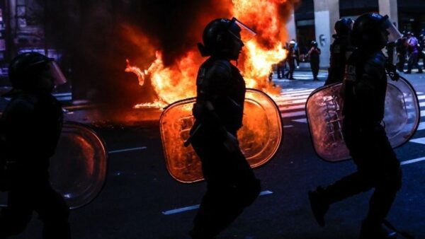 Τουλάχιστον 20 τραυματίες σε διαδηλώσεις υπέρ των συνταξιούχων στην Αργεντινή