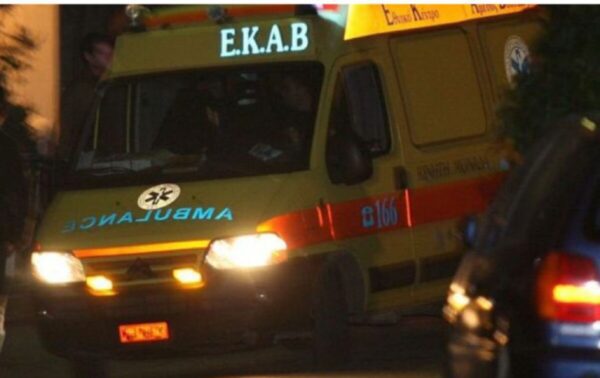 Θεσσαλονίκη: Σύγκρουση ΙΧ με δίκυκλο- Τρεις τραυματίες