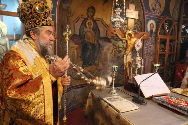 Σερρών Θεολόγος: «Το μέτρο της θείας αγάπης, ο Σταυρός του Χριστού»