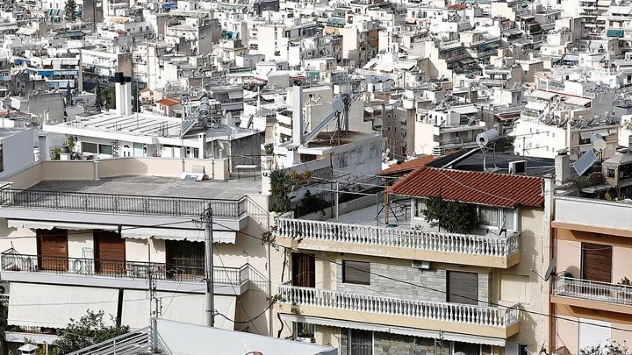 Ένα στα είκοσι νοικοκυριά διεκδικεί ένταξη στα προγράμματα «Εξοικονομώ» και «Αλλάζω θερμοσίφωνα»