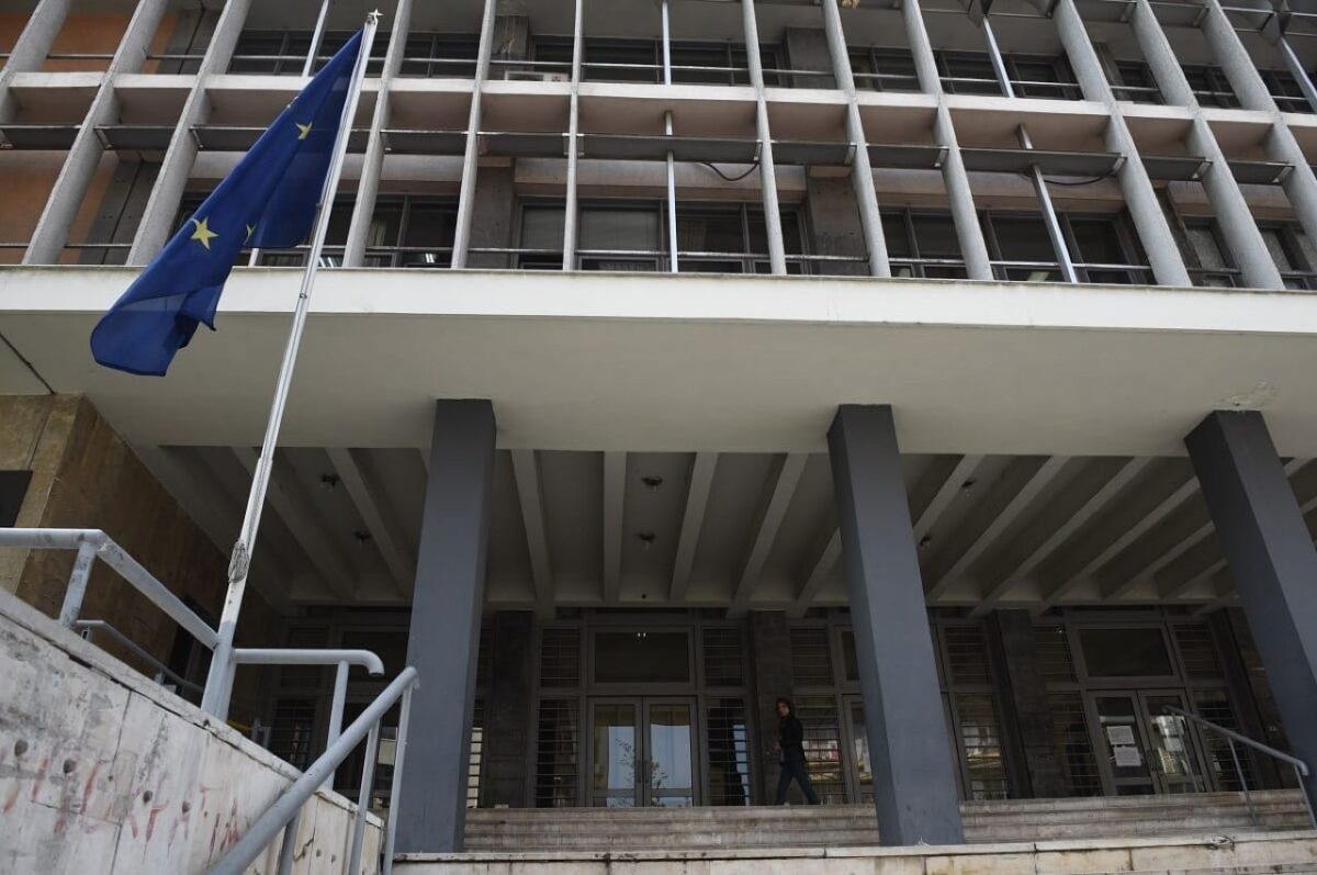 Θεσσαλονίκη: Χτύπησε τη μητέρα του επειδή δεν τον άφησε να τσακωθεί και καταδικάστηκε στο Δικαστήριο