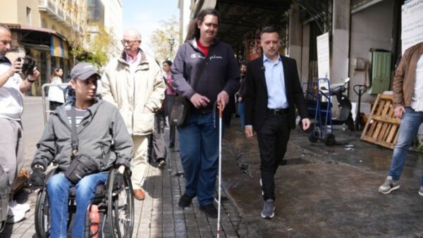 Δήμος Αθηναίων: «Περίπατος» προσβασιμότητας στο εμπορικό τρίγωνο