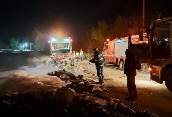 Σέρρες: Πέταξαν στάχτες σε κάδο ανακύκλωσης - Φωτιά σε απορριμματοφόρο του δήμου